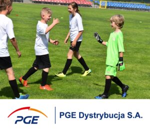Read more about the article PGE Dystrybucja sponsorem piłkarskich drużyn młodzieżowych Gromu Różaniec