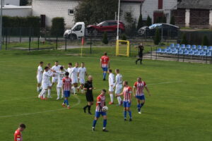 Read more about the article Z przytupem do mistrzostwa jesieni. Kolejny pogrom w Różańcu