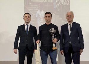 Read more about the article KAMIL KAPROŃ PIŁKARZEM ROKU 2024