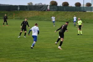 Read more about the article Kolejny słaby mecz Gromu i porażka z Błękitnymi