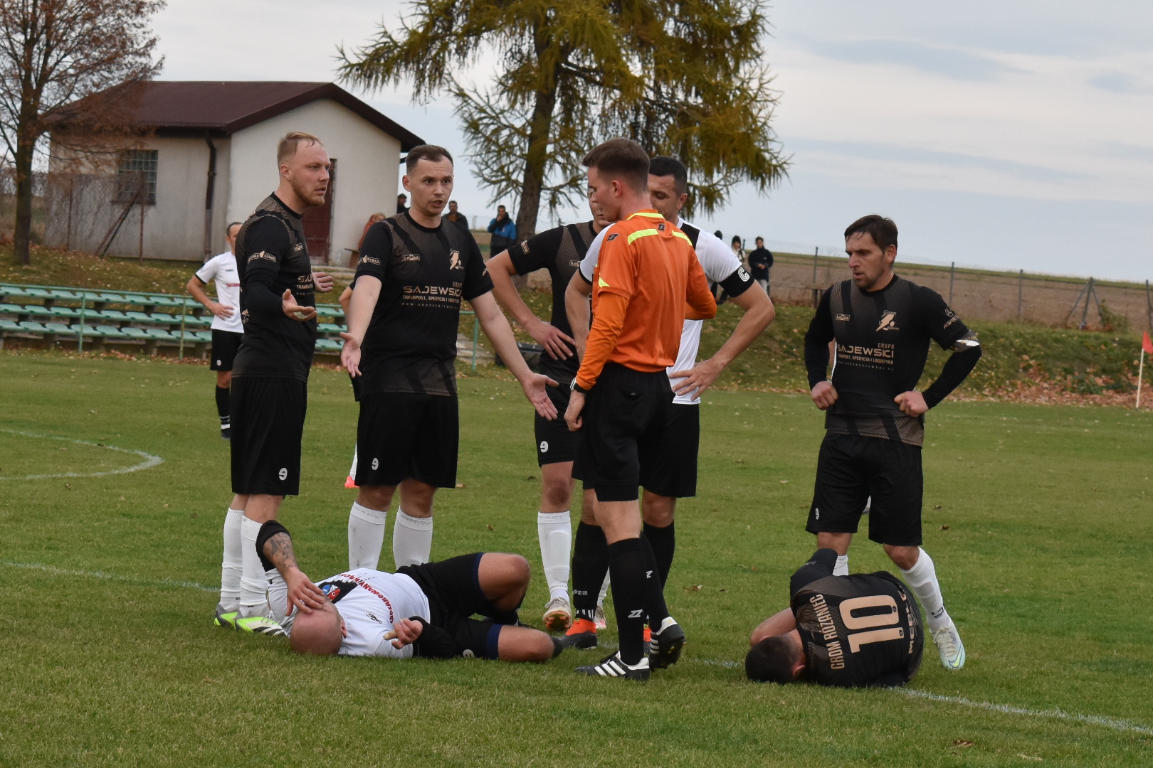 Read more about the article Zdecydowały ostatnie minuty. Porażka w Sitnie